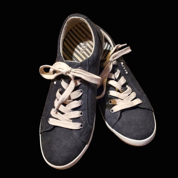 Taos Women's Star Canvas Sneaker Charcoal Wash 8 M - Picture 2 of 9